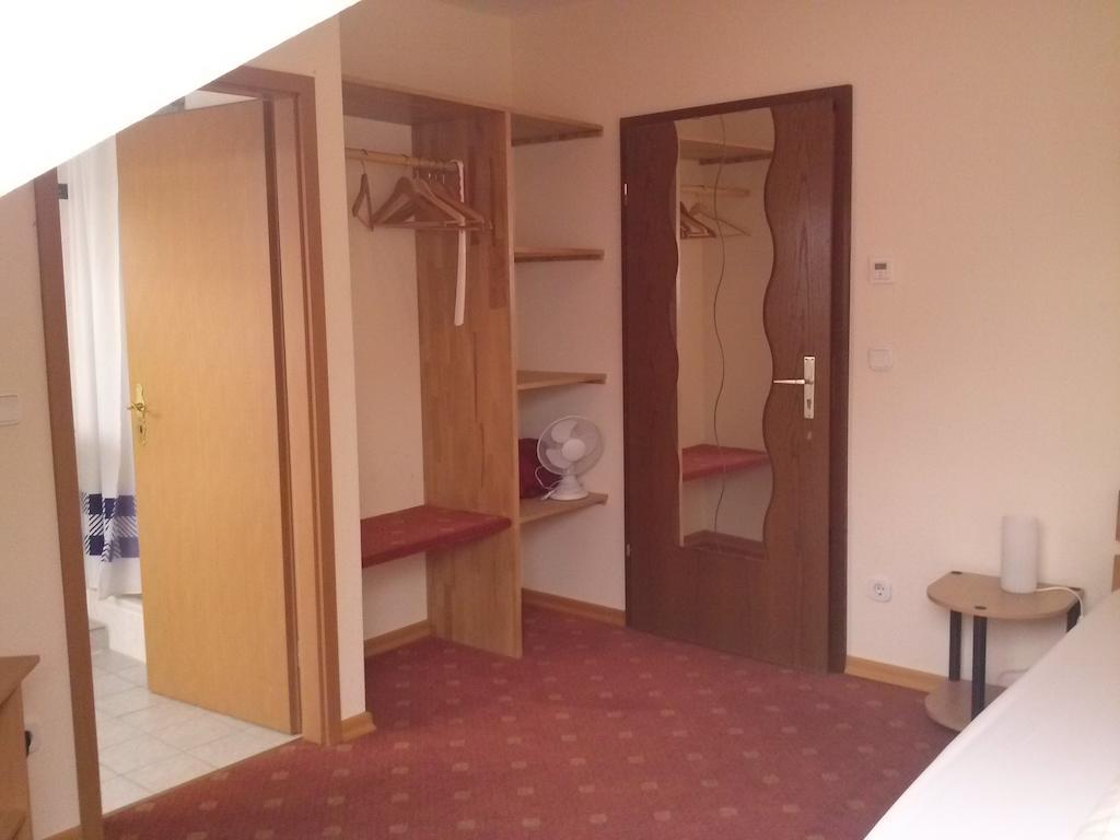 Hotel Garni Am Bowenberg Niederzissen Room photo